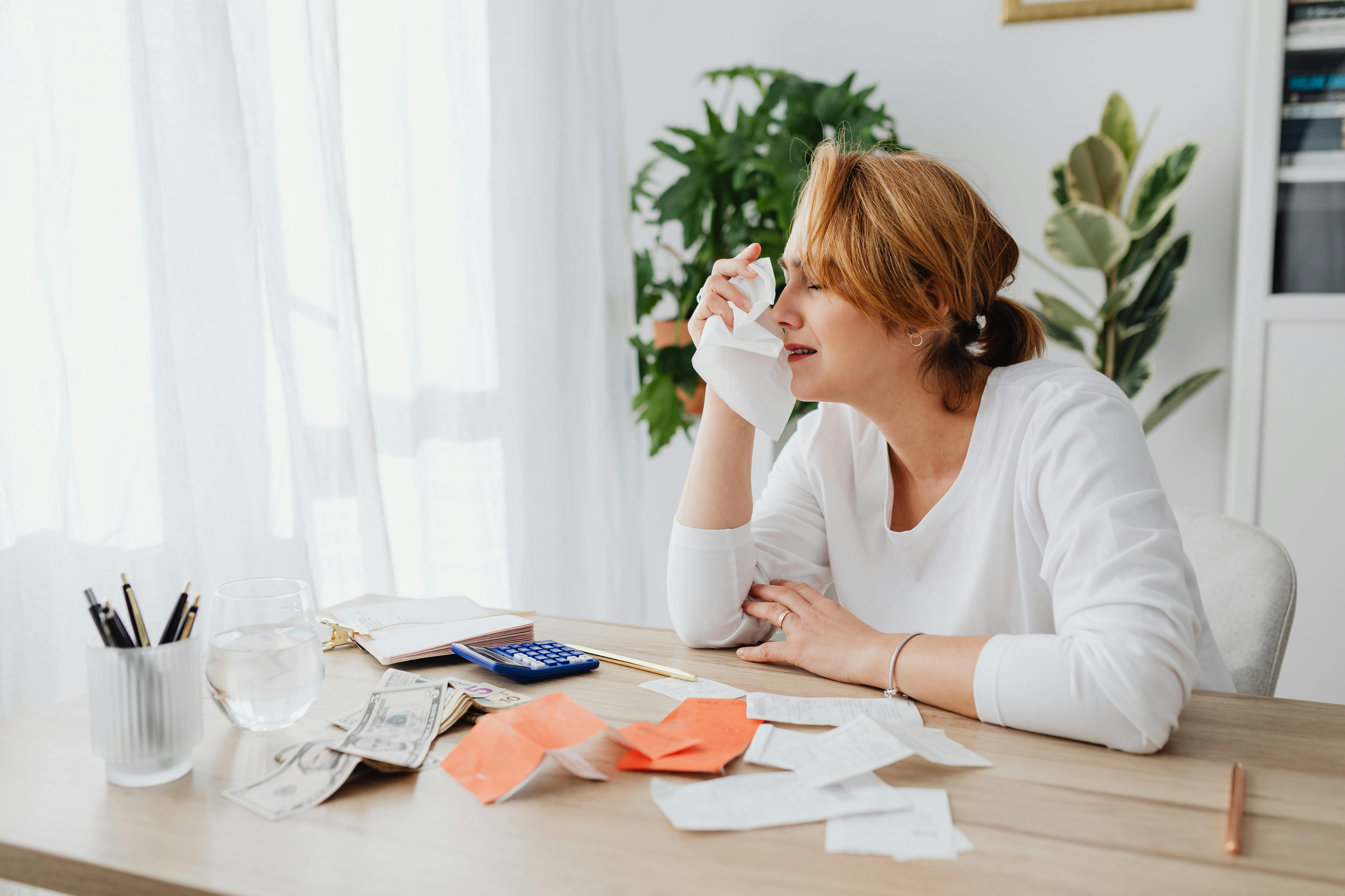¡Ayuda! Me siento estresada por las finanzas